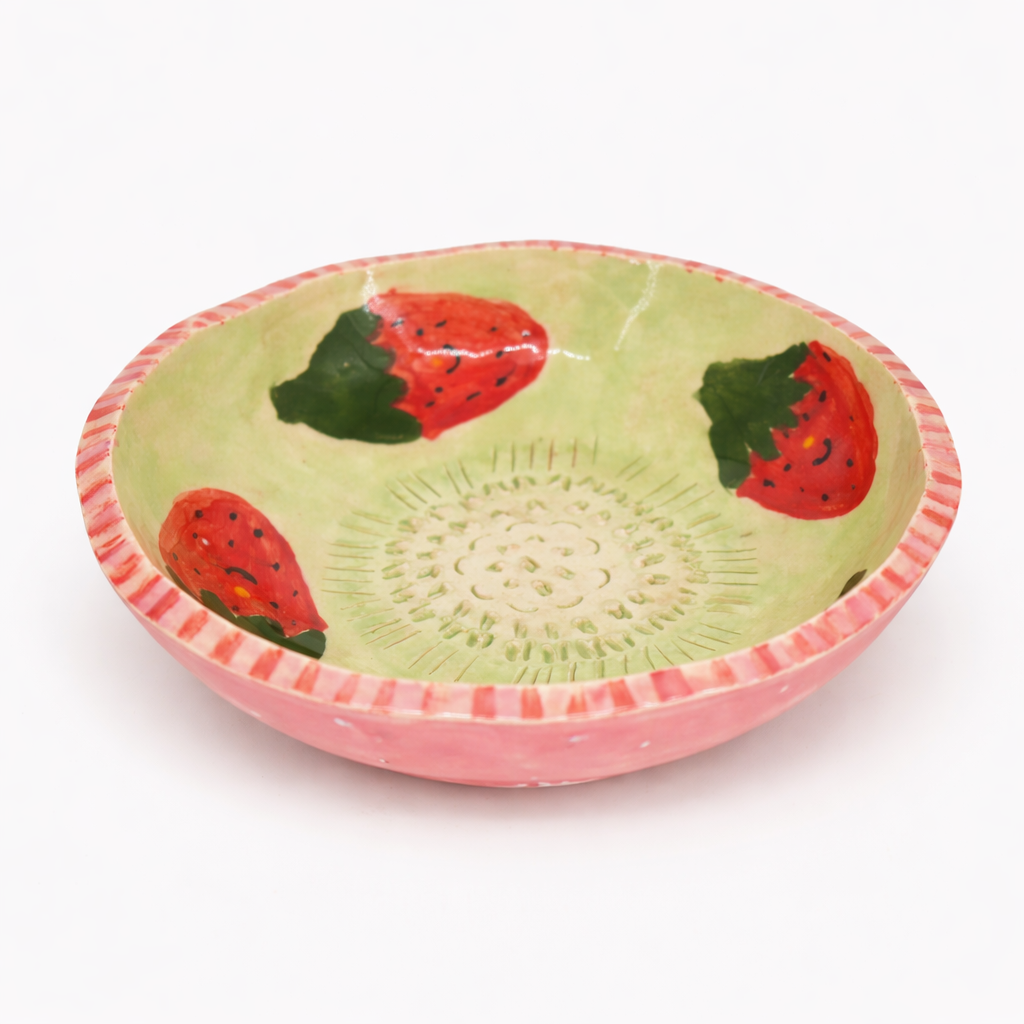 Plato Rallador Frutilla – Cerámica Artesanal | Taller Zarzamora x Frutiferia